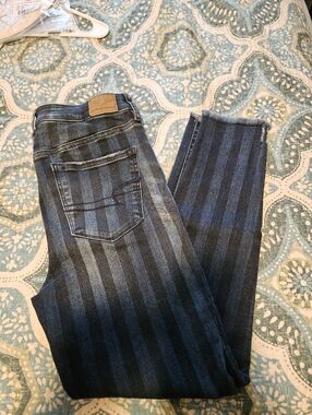 American Eagle High Rise Striped Jegging